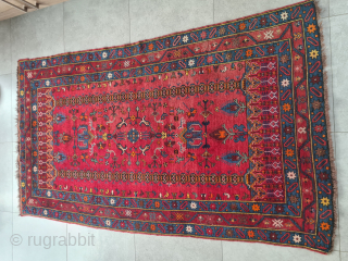 Antique Derbent Rug – Caucasus 

I am offering a beautiful and authentic Derbent rug from the Caucasus, entirely hand-knotted and preserved in very good condition.
The rug is estimated to date from the  ...