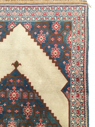 Persian Rug 19th Century Wool and Silk Size 112x65 cm                       