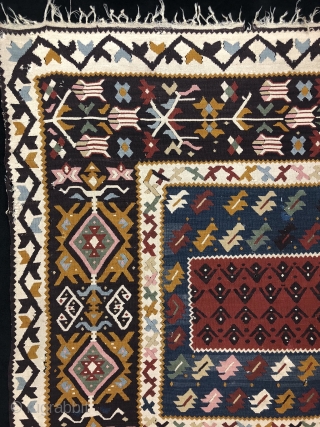 Pirot Kilim Size 207x181 cm / 6'8'' x 6'0''                        