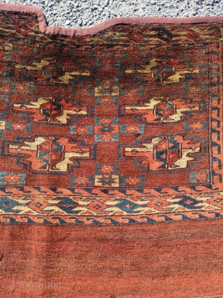 Turkmen Chuval

Circa 1880

Size : 72x113 cm                           