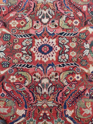 Persian Mahal Carpet 

Circa 1890

Size : 260x365 cm                         