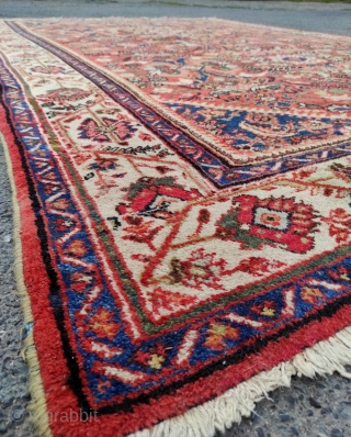 Persian Mahal Carpet 

Circa 1890

Size : 260x365 cm                         