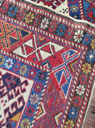 In perfect condition Akstafa Rug

Size : 95 x 155 cm 
                      