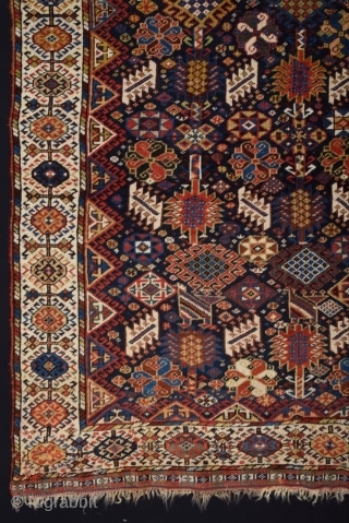 Qhasqai Shekarlu Rug

Size : 165x220 cm

Circa 1870                          