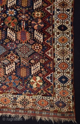 Qhasqai Shekarlu Rug

Size : 165x220 cm

Circa 1870                          