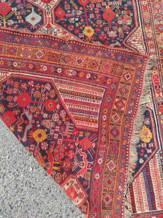 Khamseh Carpet 

Size : 130x225 cm                           