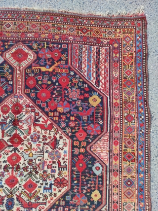 Khamseh Carpet 

Size : 130x225 cm                           