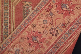 Tuduk  Carpet 

Size : 105x165 cm                          