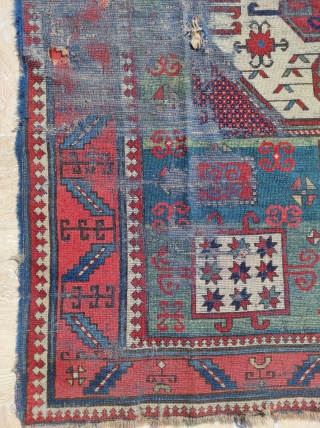 Karacoph Rug 

Size : 160 x 210 cm 

Circa 1850 

RR has an email problem please reach me directly on this email : alpagutrugs@gmail.com         