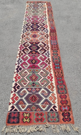 East Anatolian Kelim

Size : 88 x 403 cm

                         