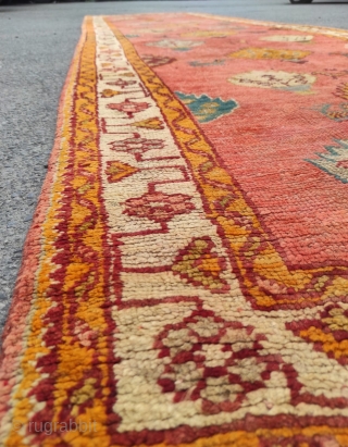 Ushak Runner

Size : 130x445 cm                            