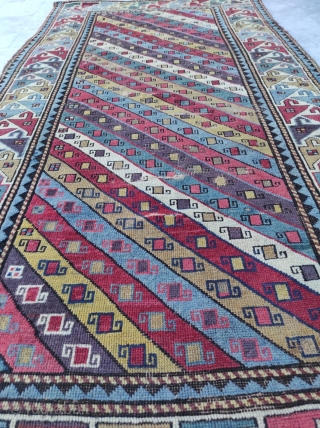 Gence Rug 

Size : 107 x 195 cm 

Circa 1880s 

Contact : alpagutrugs@gmail.com                    