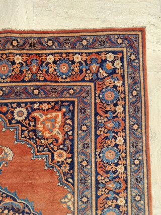 Antique Tabriz Rug 

In perfect condition 

The size : 140 x 195 cm 

Please reach me directly on this email : alpagutrugs@gmail.com           