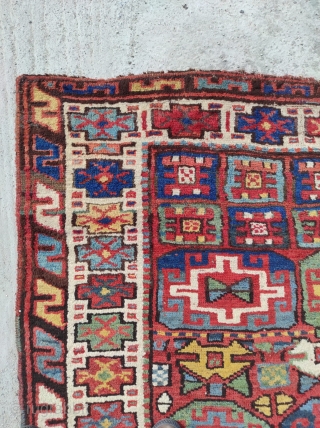 Persian Kurdish Rug 

Size : 140 x 200 cm

Circa 1880                       