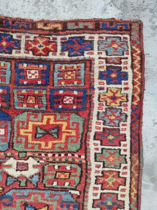 Persian Kurdish Rug 

Size : 140 x 200 cm

Circa 1880                       