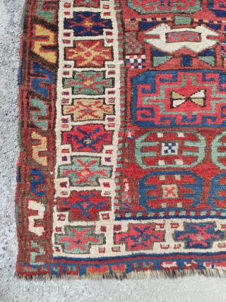 Persian Kurdish Rug 

Size : 140 x 200 cm

Circa 1880                       