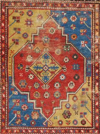 Early 19th Century Anatolian Dazkırı Rug

Size 114 x 142 cm

Please contact me directly on this email : alpagutrugs@gmail.com               