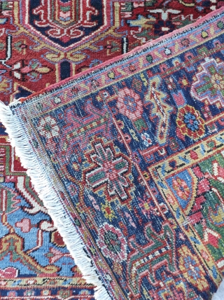 Heriz Carpet 

Size : 197 x 310 cm 

                        