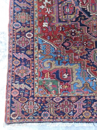 Heriz Carpet 

Size : 197 x 310 cm 

                        