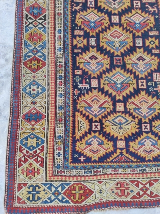 Shirvan Carpet 

Size : 115 x 173 cm 

Circa 1880                       