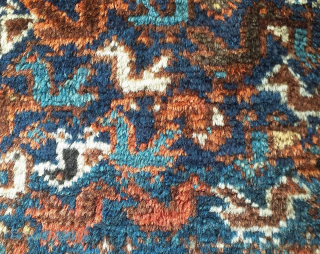 Khamseh (?) bird bagface, a riot of birds and an unusual border. SW Persia, 1920s, ca. 56x51 cm, full pile, very good dyes, ends slightly reduced.
A really nice little piece. Shipping from  ...