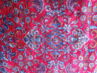 Stunning 100% silk Persian Kashan Rug.

size 3'4'' x 5'. condition full pile .circa 1900.extremely fine quality knots.collective cute rug.signature on top.            