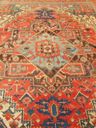 Decorative 9'x10' Antique Persian Serapi Oriental Rug.

size Ex 10'4''x8'10''. condition low even pile ,no wear.no repair. good quality knots. nice brown color abrash.circa 1880.         