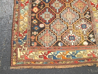 ANTIQUE CAUCASIAN SHIRVAN BAKO RUG.

SIZE 6'X4' .CONDITION LOW EVEN PILE .SOME OLD  REPAIR ,AND ENDS REWEAVE.                