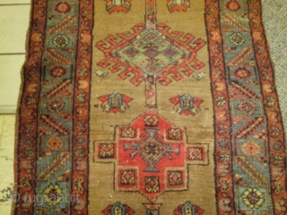 Antique Persian Bakshaish Rug.

size 2'10x 8'6'' .condition full pile with no repair .all original.circa 1910.                  