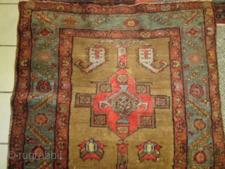 Antique Persian Bakshaish Rug.

size 2'10x 8'6'' .condition full pile with no repair .all original.circa 1910.                  