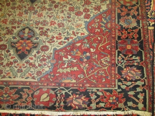 Antique Ferahan Sarouk Rug.

size 6'5''x4'2''.condition low even pile with some worn.                      