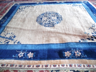 Antique Peking Chinese Rug.

size 8'3''x9'6''.

supper quality and condition.                         