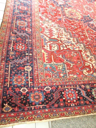 Antique Persian Heriz Rug.

size 12'x15'. very decorative and supper condition.                       