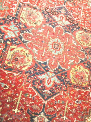 Antique Persian Heriz Rug.

size 12'x15'. very decorative and supper condition.                       