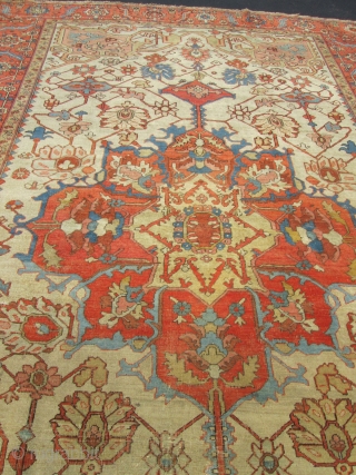 Antique Serapi .

Size 8'10x13' Circa 1880.                           