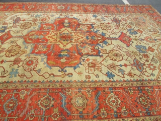 Antique Serapi .

Size 8'10x13' Circa 1880.                           