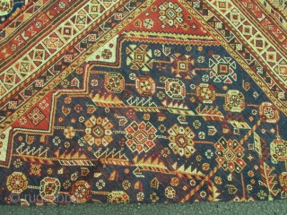 Antique Persian Qashgai Oriental Rug.

size 4'10''x7'7''.condition very good .                        