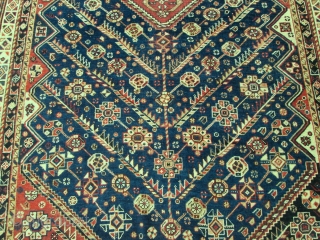 Antique Persian Qashgai Oriental Rug.

size 4'10''x7'7''.condition very good .                        