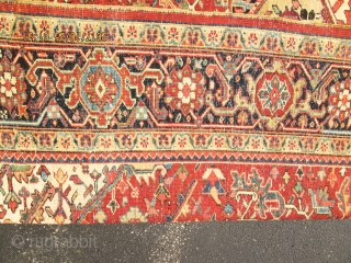 Antique Persian Heriz.

size 11'3''x14'3''.                             