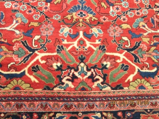 Fantastic Antique Persian Mahal Rug.

size 12'x9'.Circa 1920s.                          