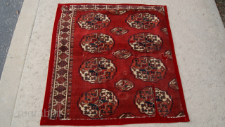 18th century Salor main carpet fragment.
size 40x37                          