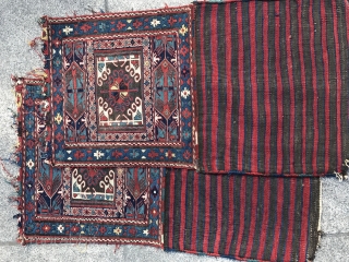 Pair of late 19th century soumak bag very good condition and good colors.
                    