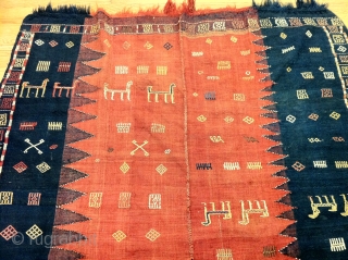 CAUCASIAN ZELEH
PERFECT CONDITION
TRIBAL DESIGN AND NOT BUSY AT ALL                        
