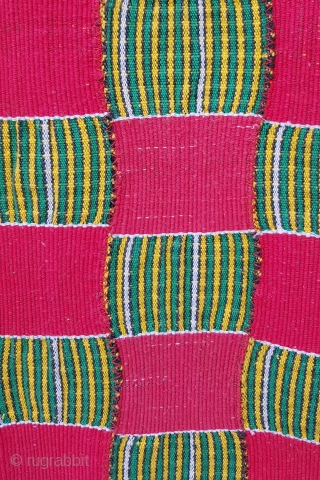 Kente Chief's Cloth
aproximately 120 cm x 198 cm
heavy cotton weave, very unusual item                    
