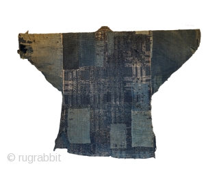 Japanese Antiques Clothing Boro Tsugihagi (Patch-Worked) Indigo Noragi (Farmer's Jacket) Size: 121cmx87cm Material: Cotton Age: Meiji Era (19th century) This is a jacket worn by Japanese farmers about 100 years ago. Tsugihagi  ...