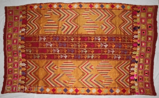 Sarpallu Phulkari from East (Punjab)India called As Sarpallu(Patang Design).Proper Samalsar, kotkapura of Punjab India.One of the rare design in Indian Phulkari.(DSE02180).            