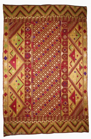 Sarpallu Phulkari from East(Punjab)India called As Sarpallu. Rare Design.Extremely Fine Phulkari.(DSE01640New).                      