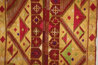 Sarpallu Phulkari from East(Punjab)India called As Sarpallu. Rare Design.Extremely Fine Phulkari.(DSE01640New).                      