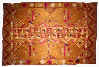 Sarpallu Phulkari from East (Punjab)India called As Sarpallu(Patang Design).Proper Shahkot Moga District of Punjab India.One of the rare design in Indian Phulkari.(DSL01660).           