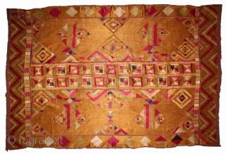 Sarpallu Phulkari from East (Punjab)India called As Sarpallu(Patang Design).Proper Shahkot Moga District of Punjab India.One of the rare design in Indian Phulkari.(DSL01660).           